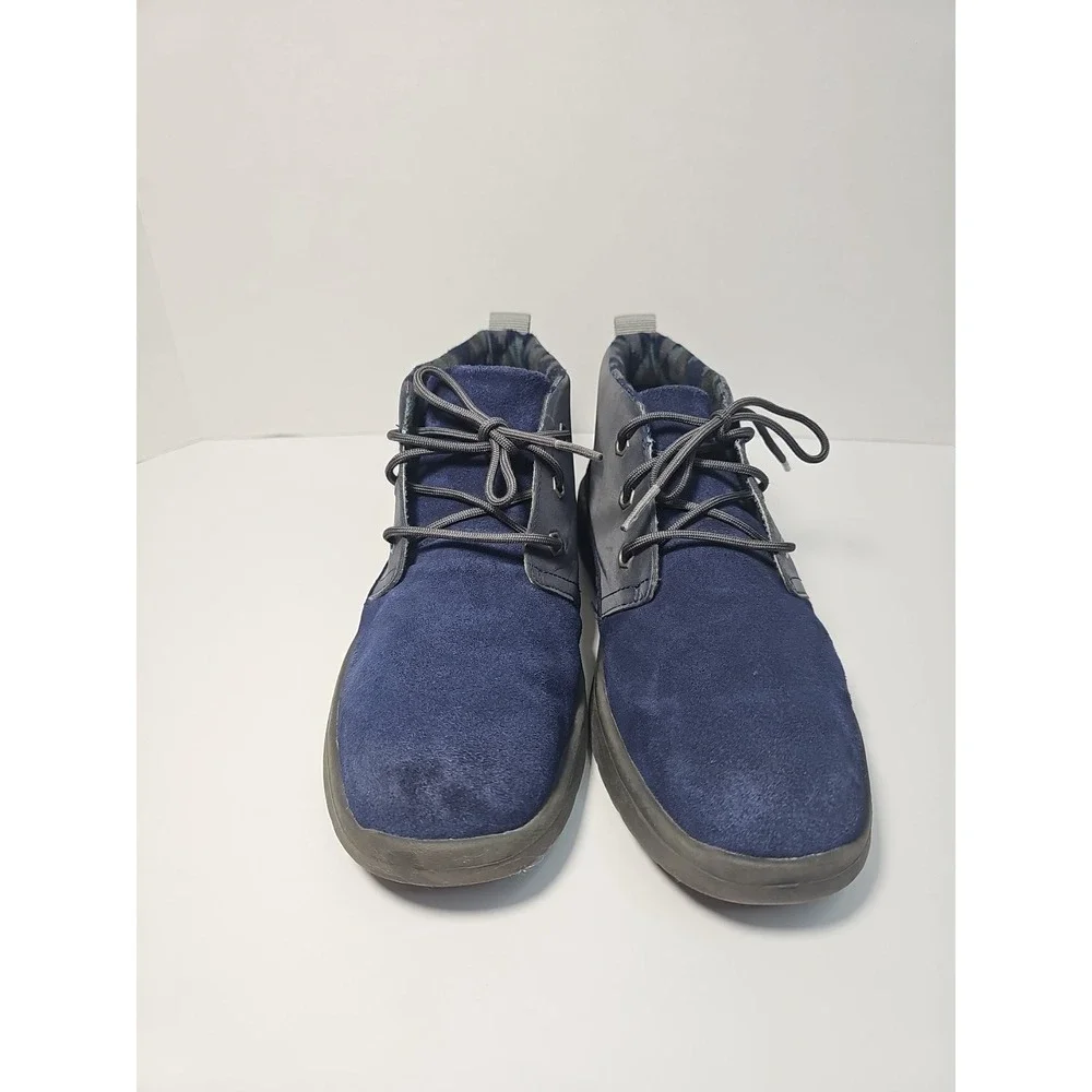 UGG K Canoe‎ Reflective Kids Shoes size 5Y
